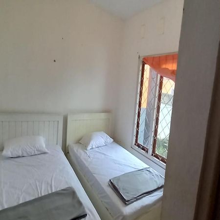 Oyo 90974 Homestay Golo Koe Sejahtera Labuan Bajo Exterior photo