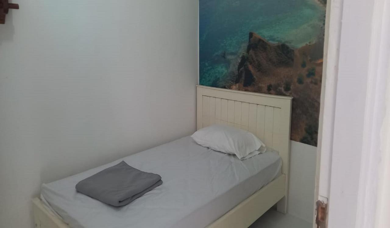Oyo 90974 Homestay Golo Koe Sejahtera Labuan Bajo Exterior photo