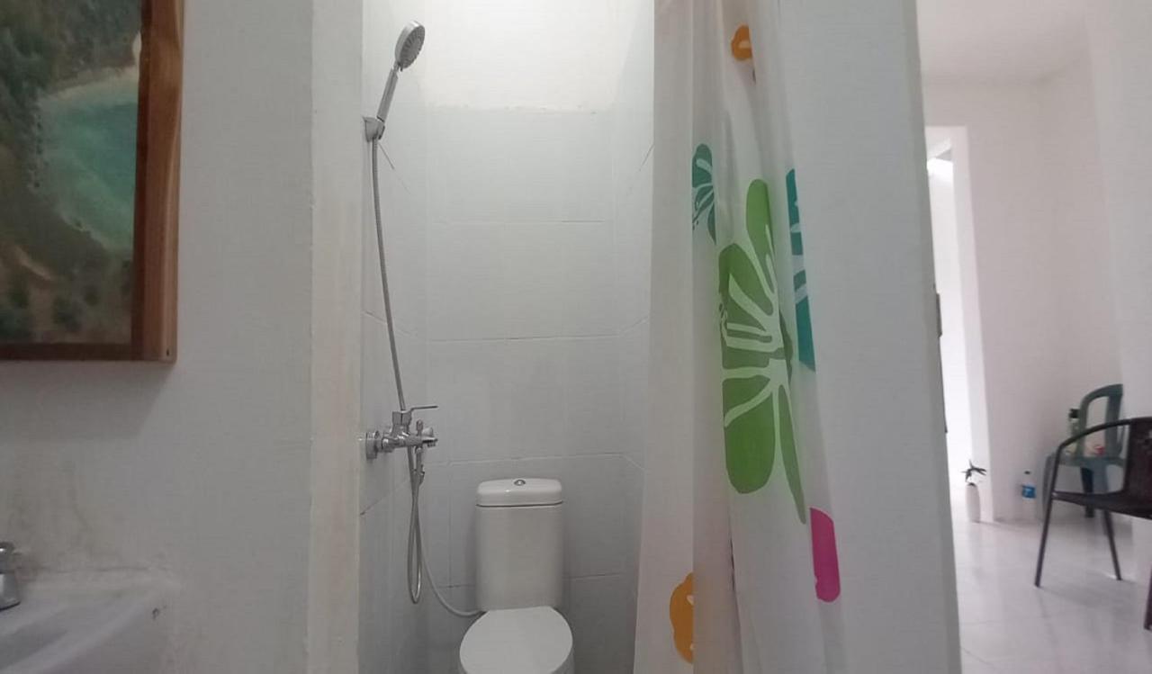Oyo 90974 Homestay Golo Koe Sejahtera Labuan Bajo Exterior photo