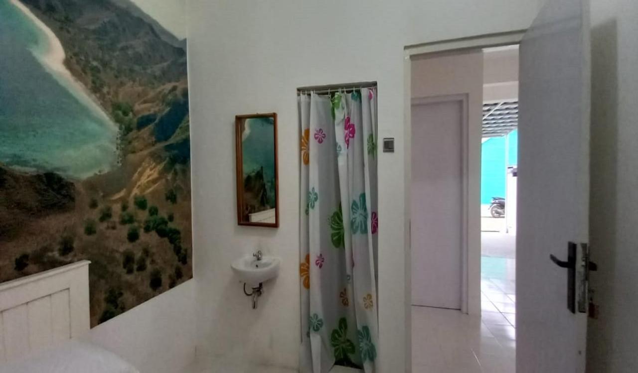 Oyo 90974 Homestay Golo Koe Sejahtera Labuan Bajo Exterior photo